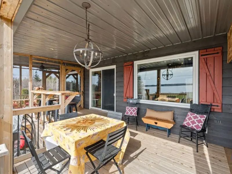 Main Level Grilling and Dining Area
