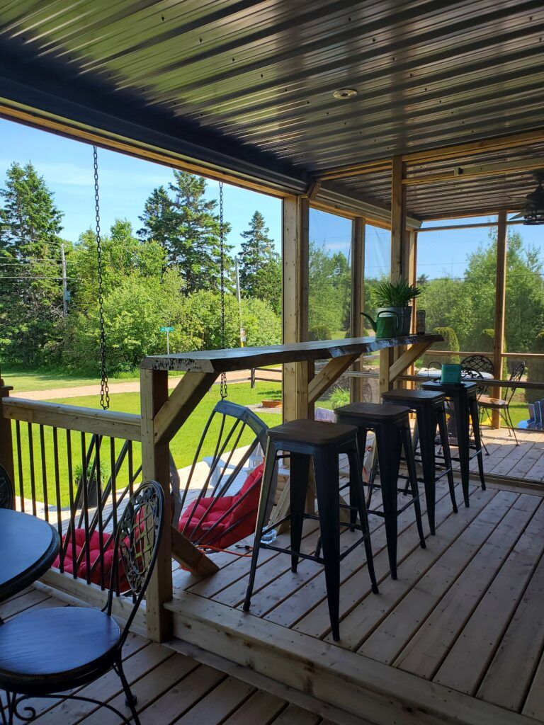 Main Deck Entertainment Area